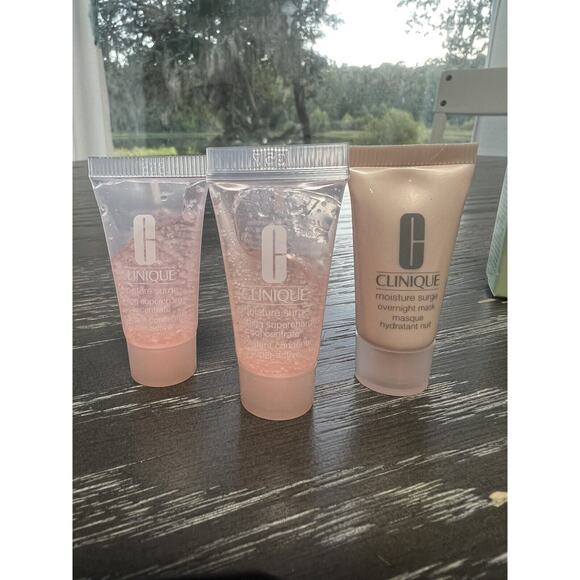 Clinique Moisture Surge Supercharged Concentrate (2) & Overnight Mask (1) Minis - Picture 2 of 6